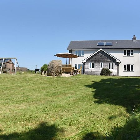 Maen Llwyd Villa Llanyre Eksteriør billede