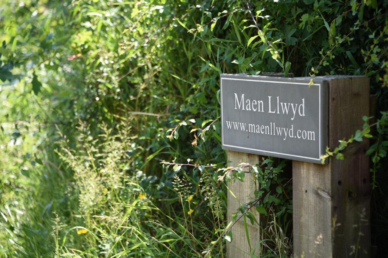 Maen Llwyd Villa Llanyre Eksteriør billede